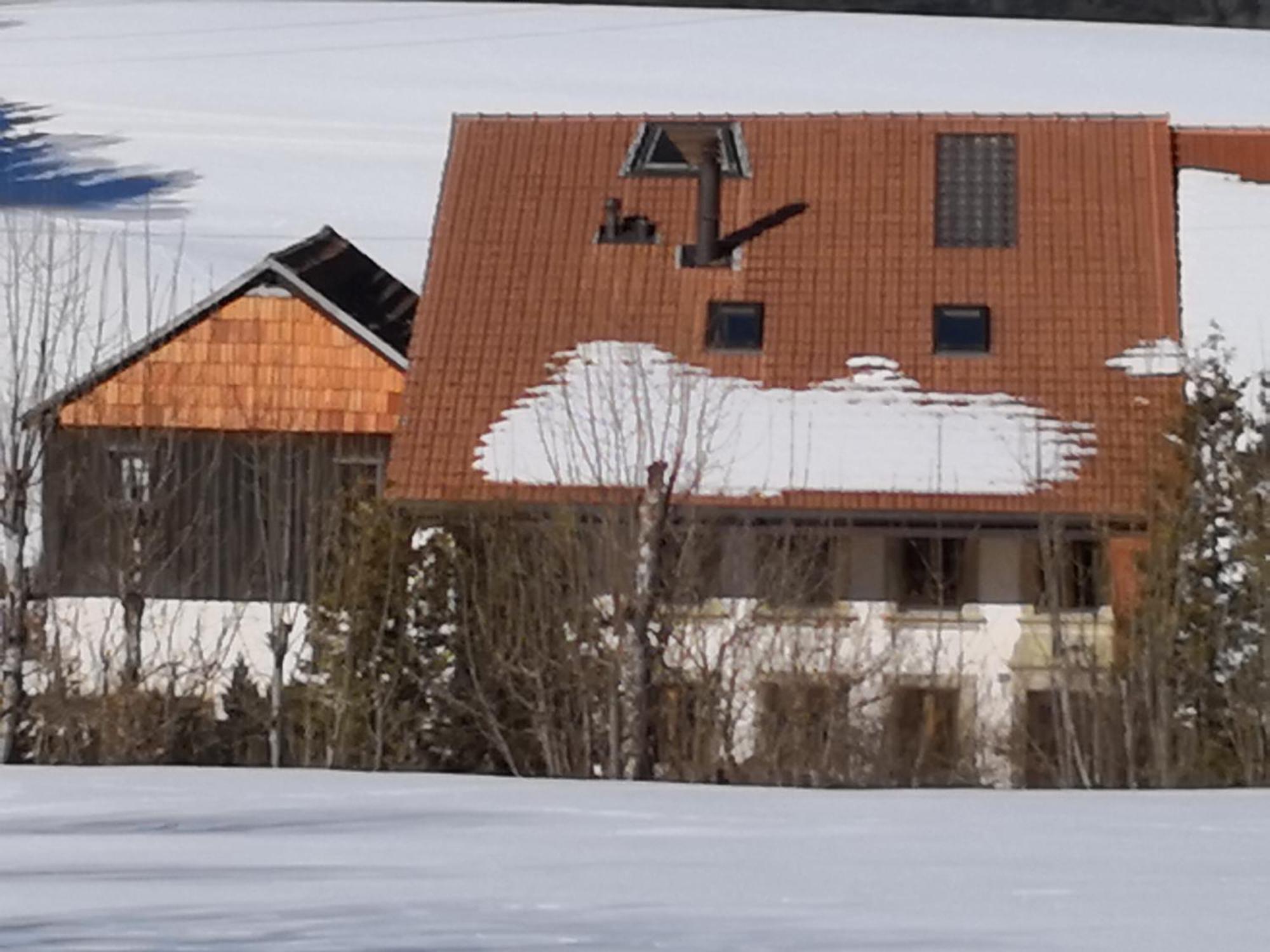 Les Abeilles Panzió Romont Kültér fotó